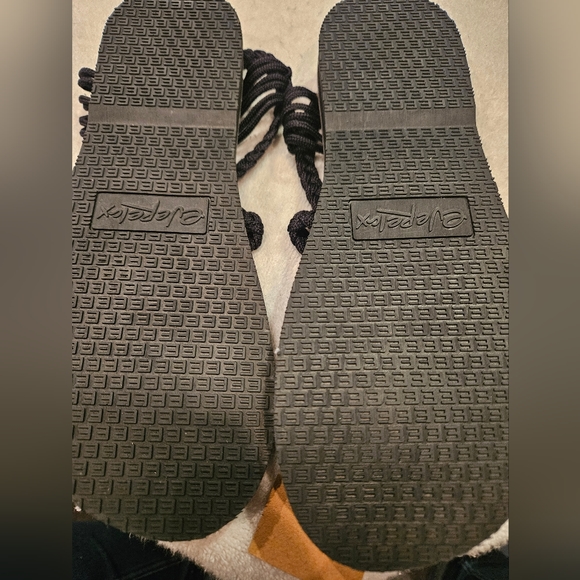 EVERELAX HAND WOVEN SANDALS - Picture 4 of 4